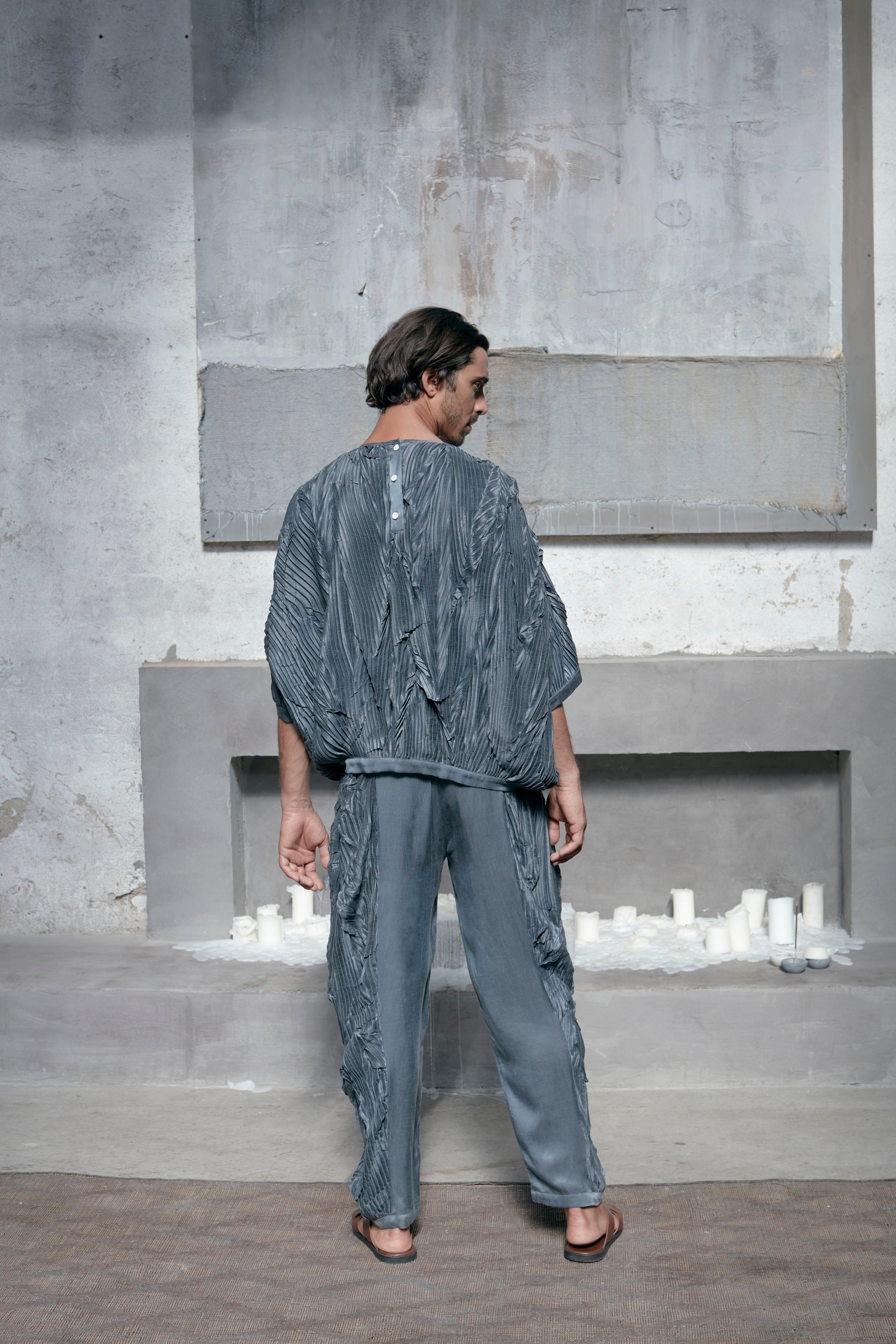 LOKYA NADI LUXE T-SHIRT PLISSÉ