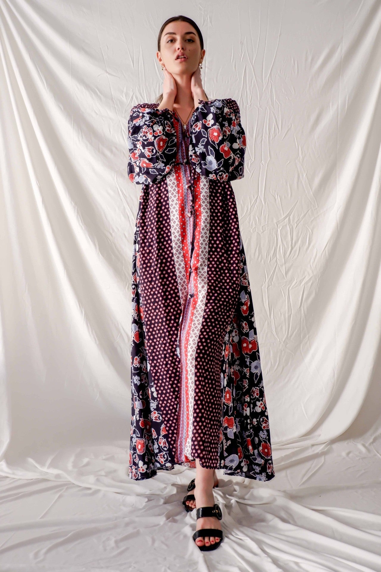 Made to measure floral printed maxi kaftan dress with puffy sleeves - Bastet Noir