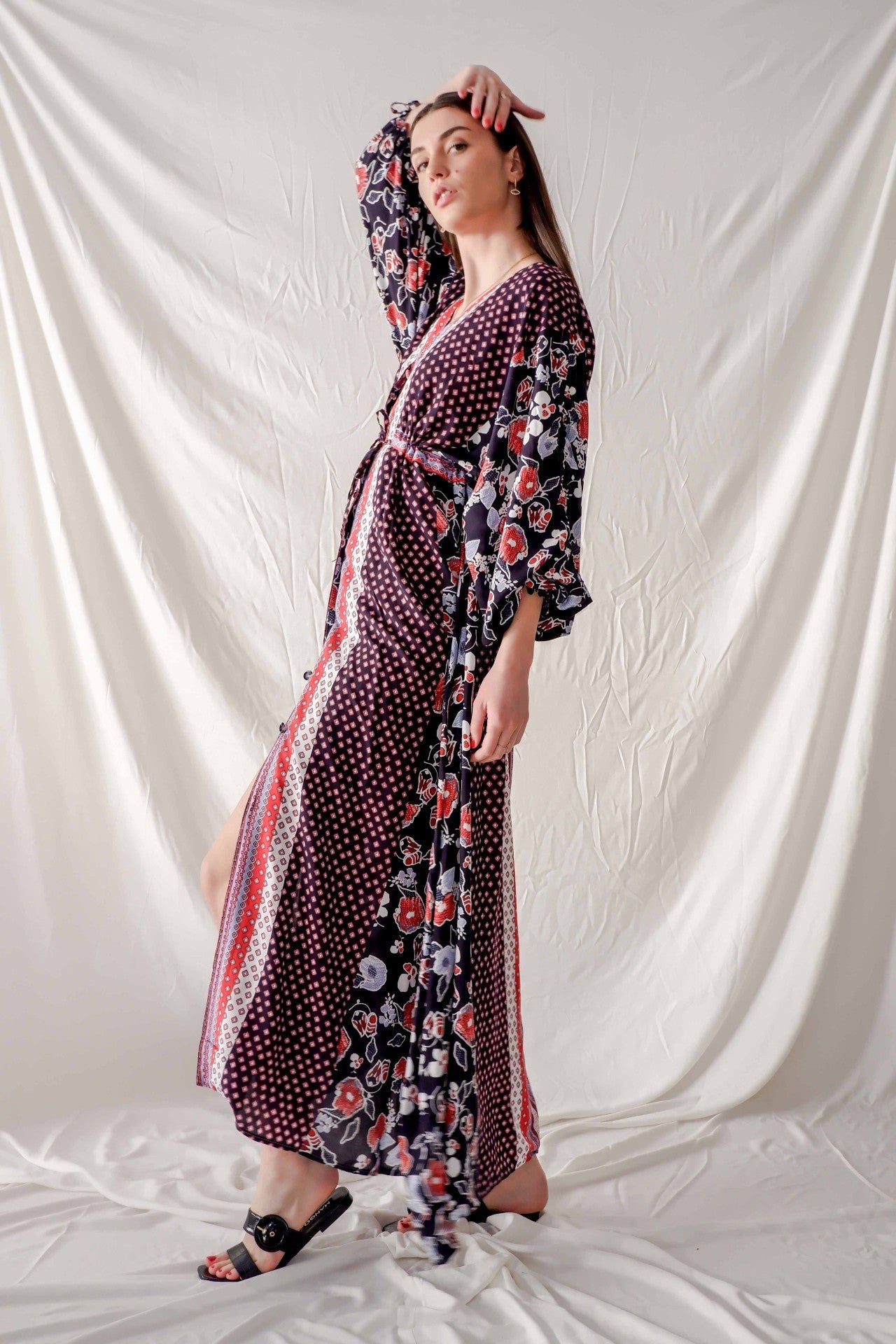 Made to measure floral printed maxi kaftan dress with puffy sleeves - Bastet Noir