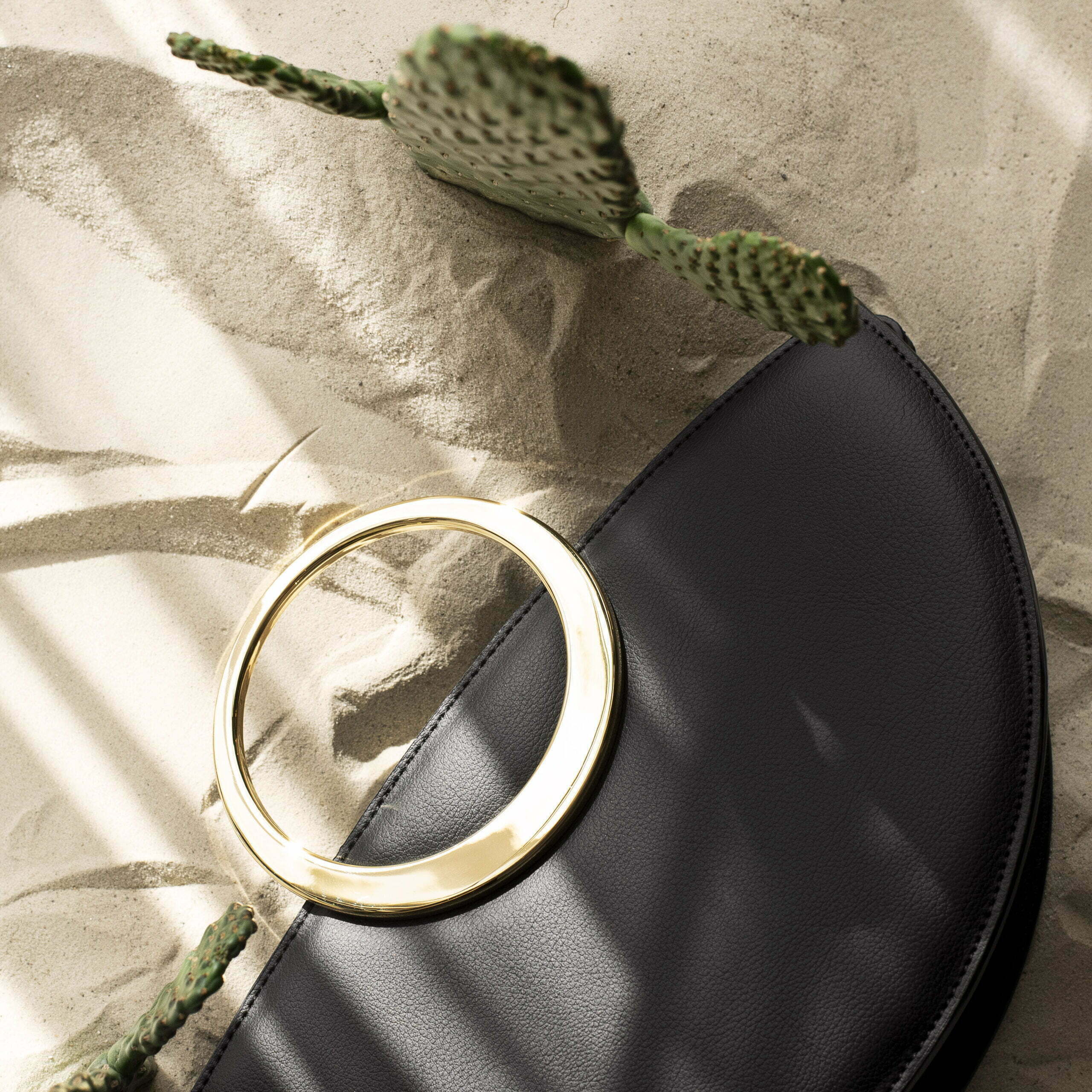 Eclipse Vegan • Black