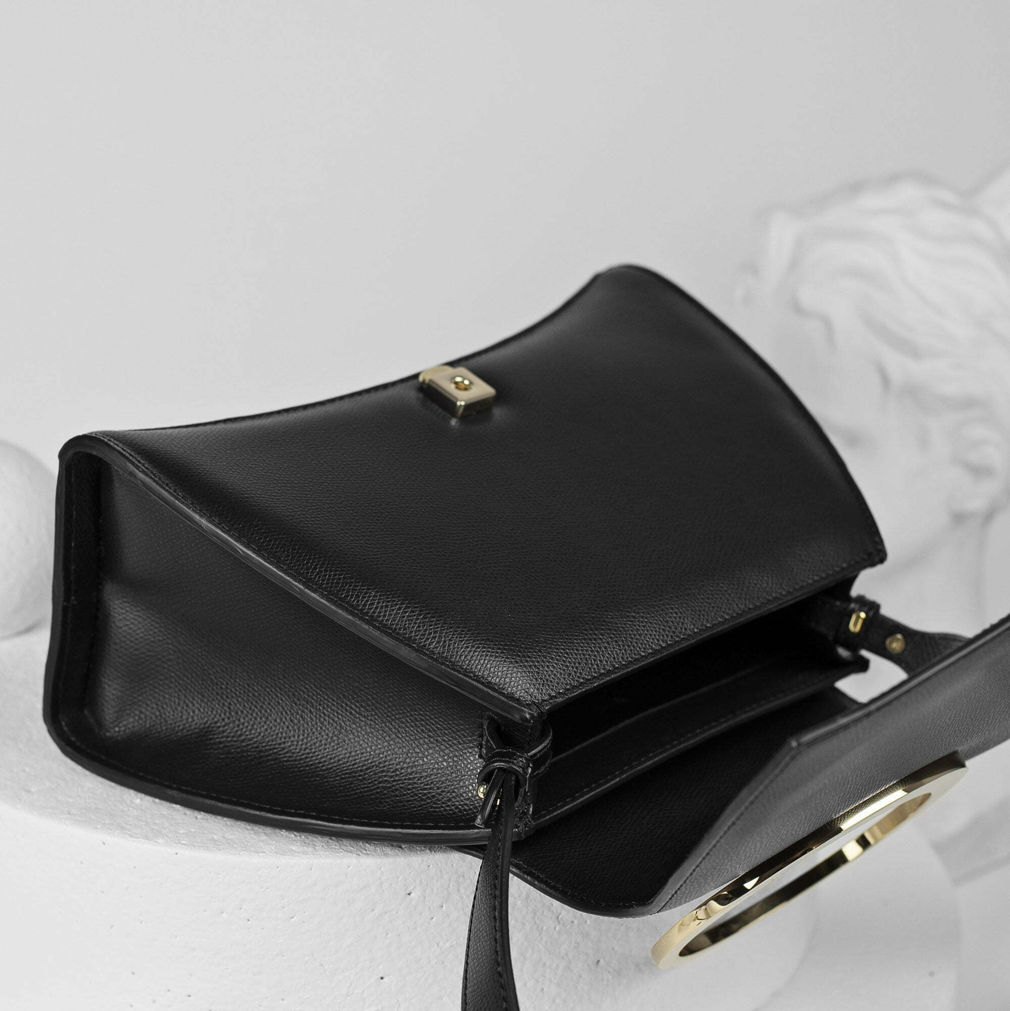 Enso • Black