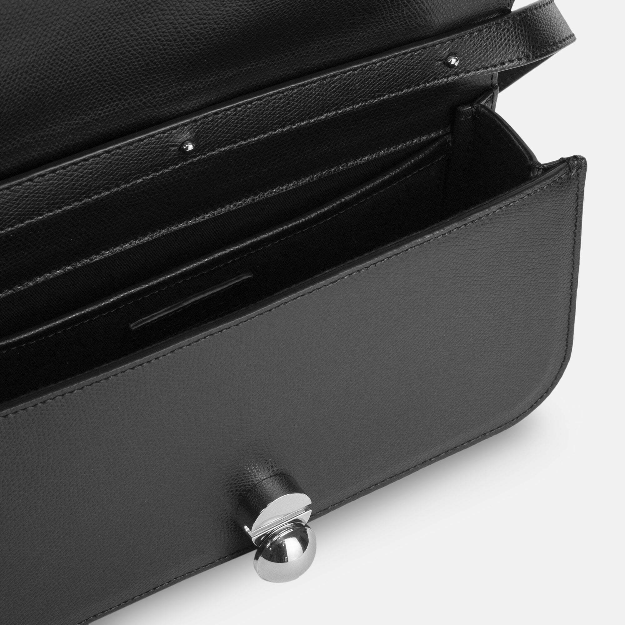 Eon Baguette • Black