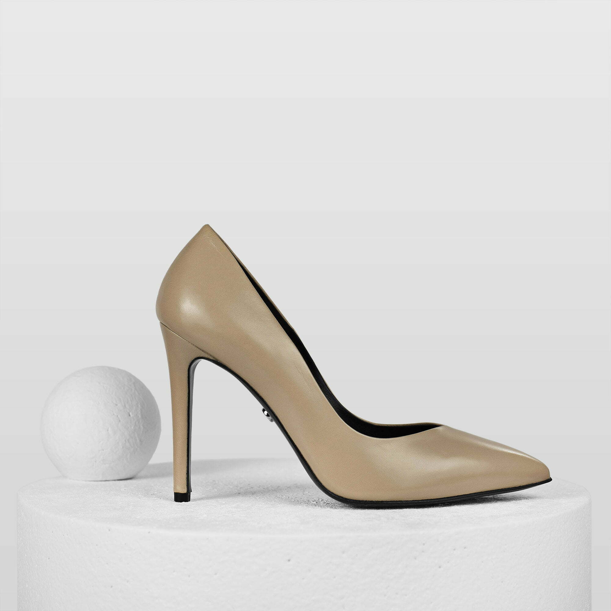 Karl • Nude