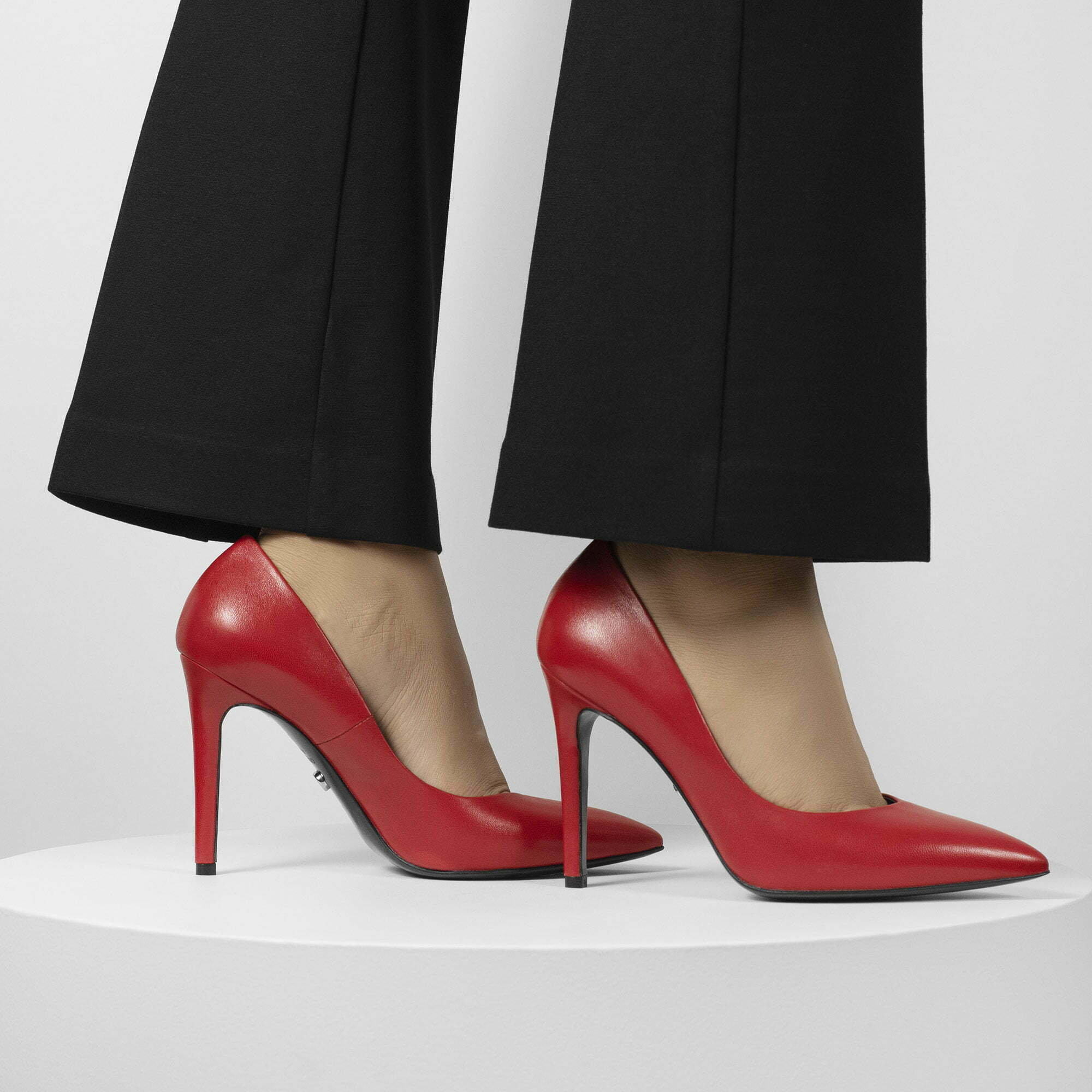 Karl • Red