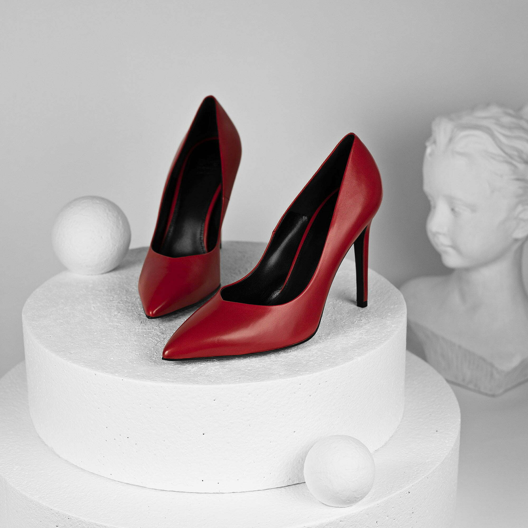 Karl • Red