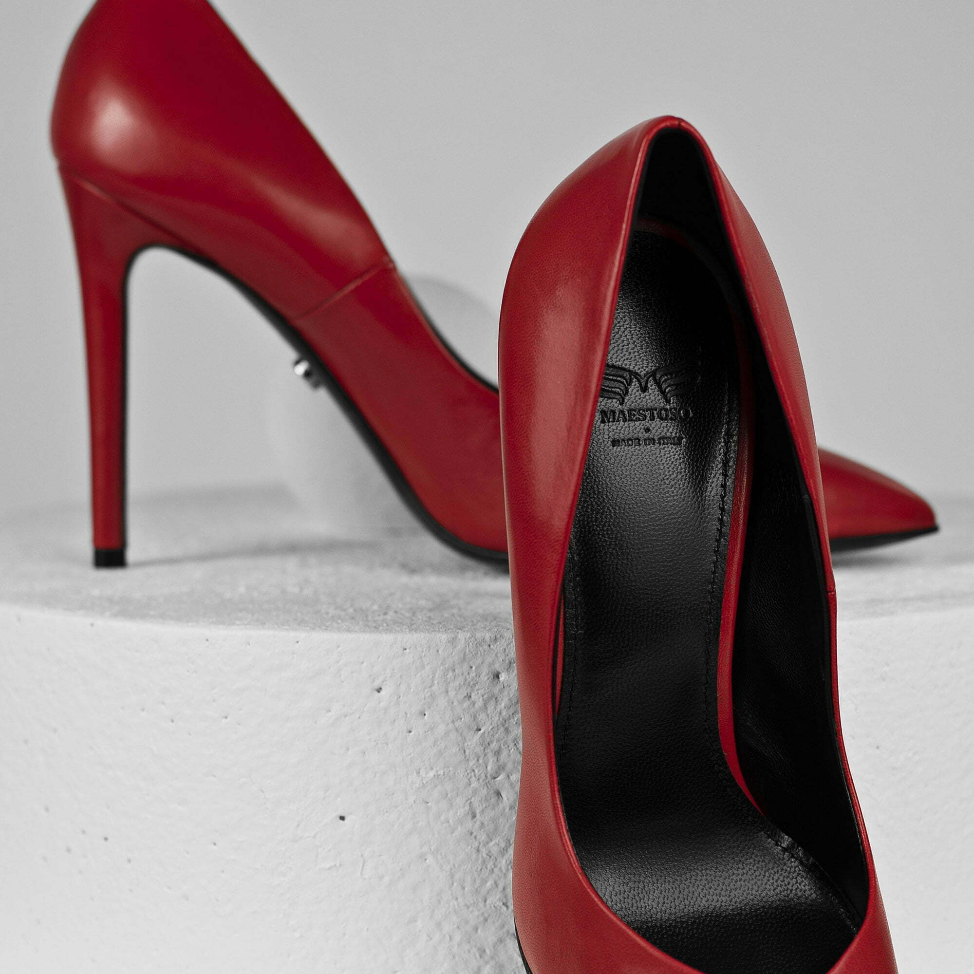 Karl • Red