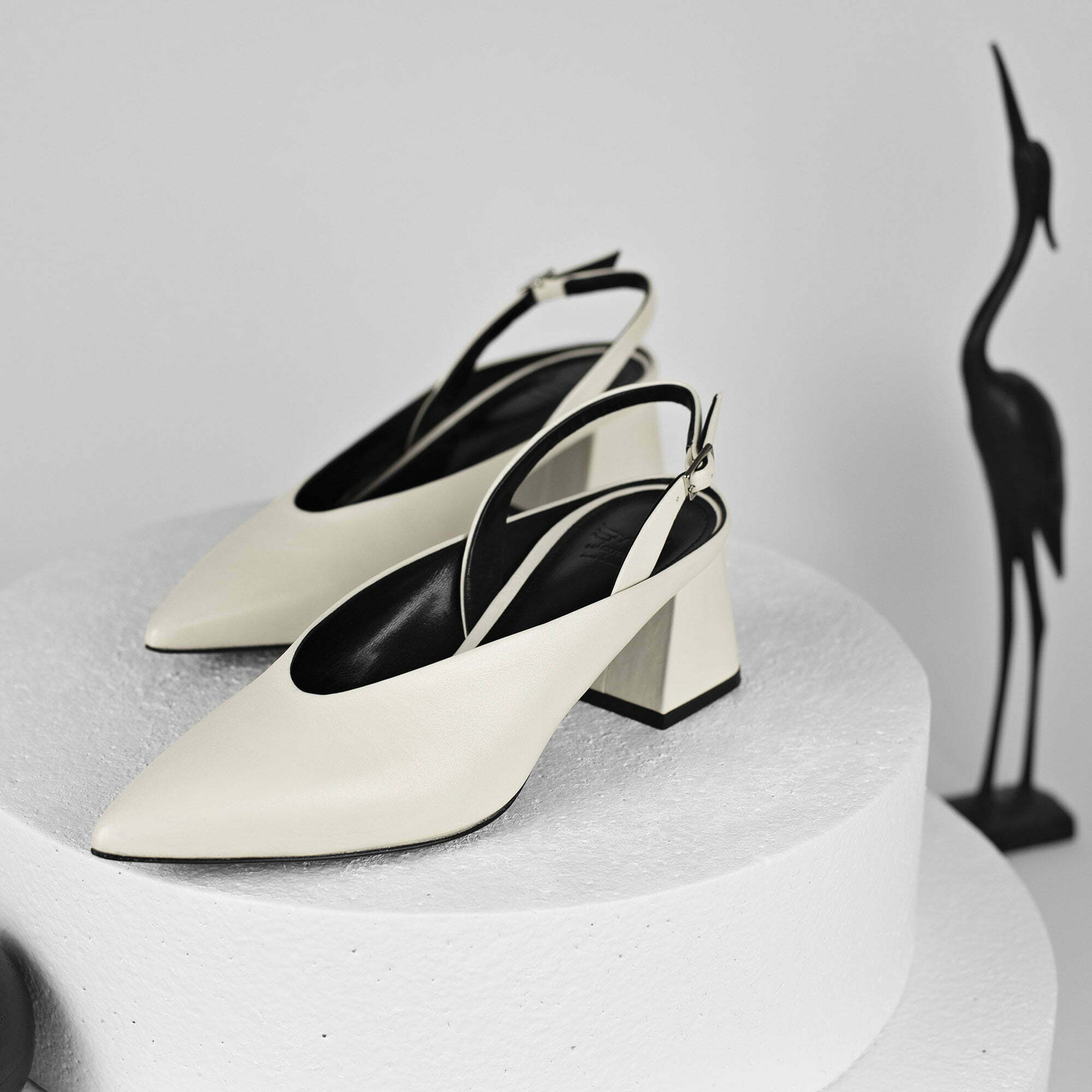 Zaha • Off-White
