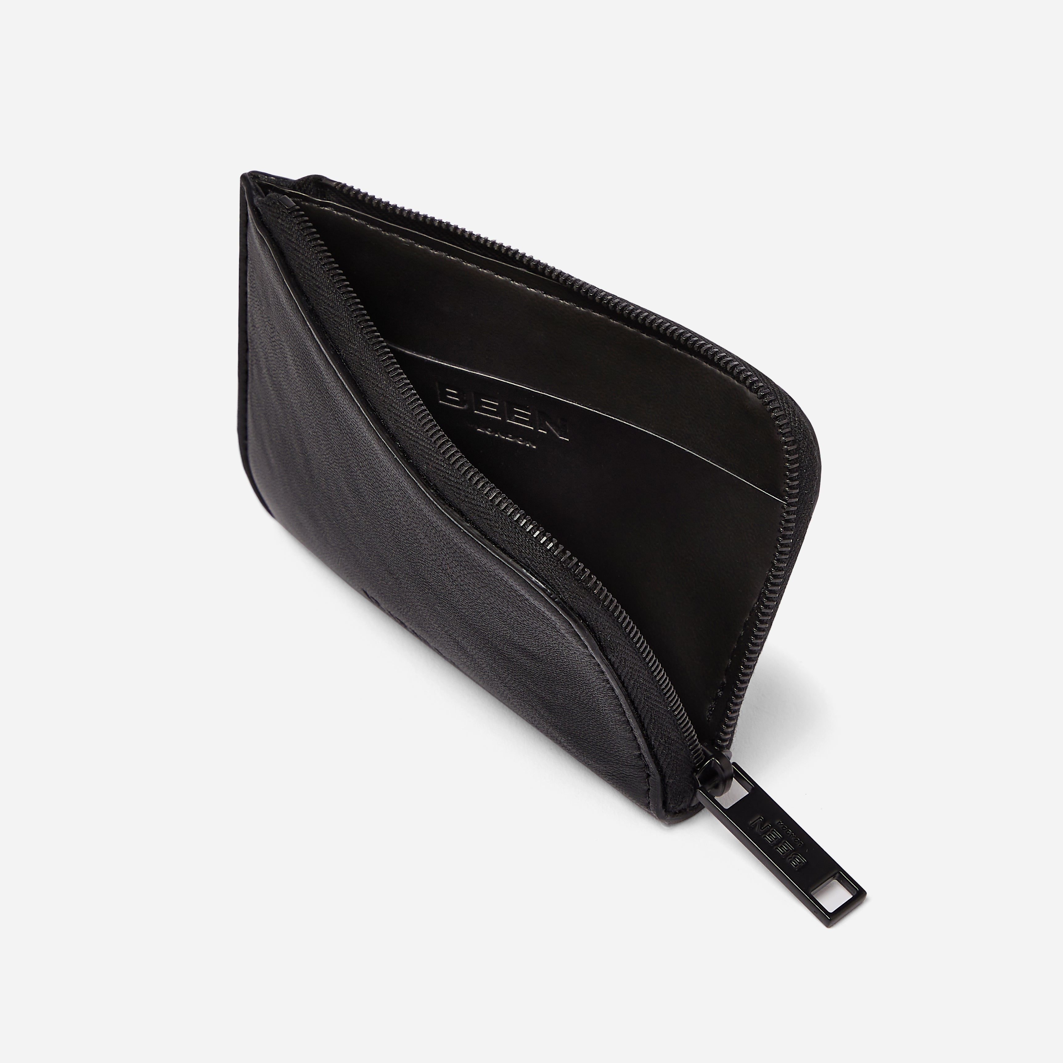 Jude Card Holder in Black Onyx spacious interior