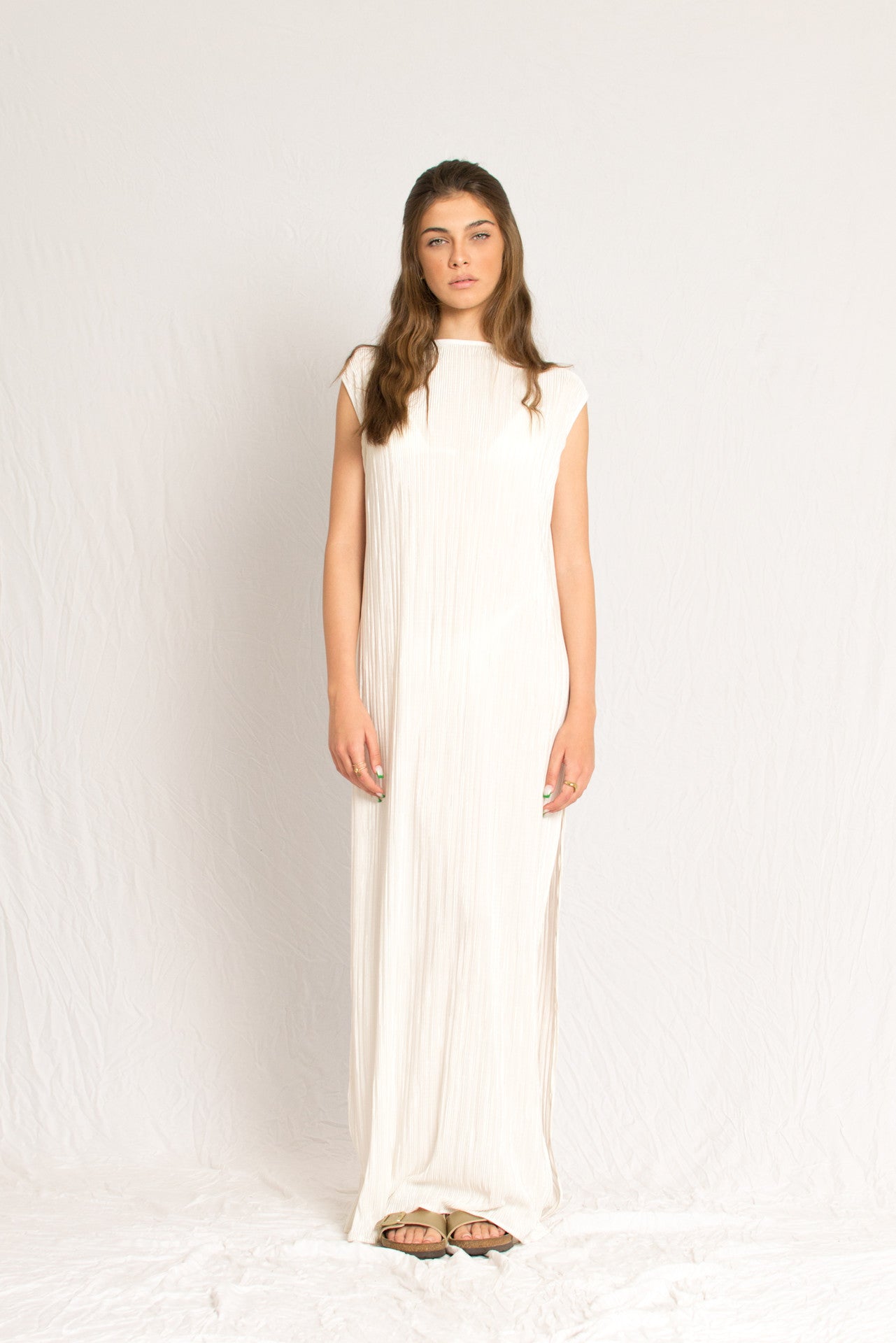 maxi pleated reversible white beach dress with side slits