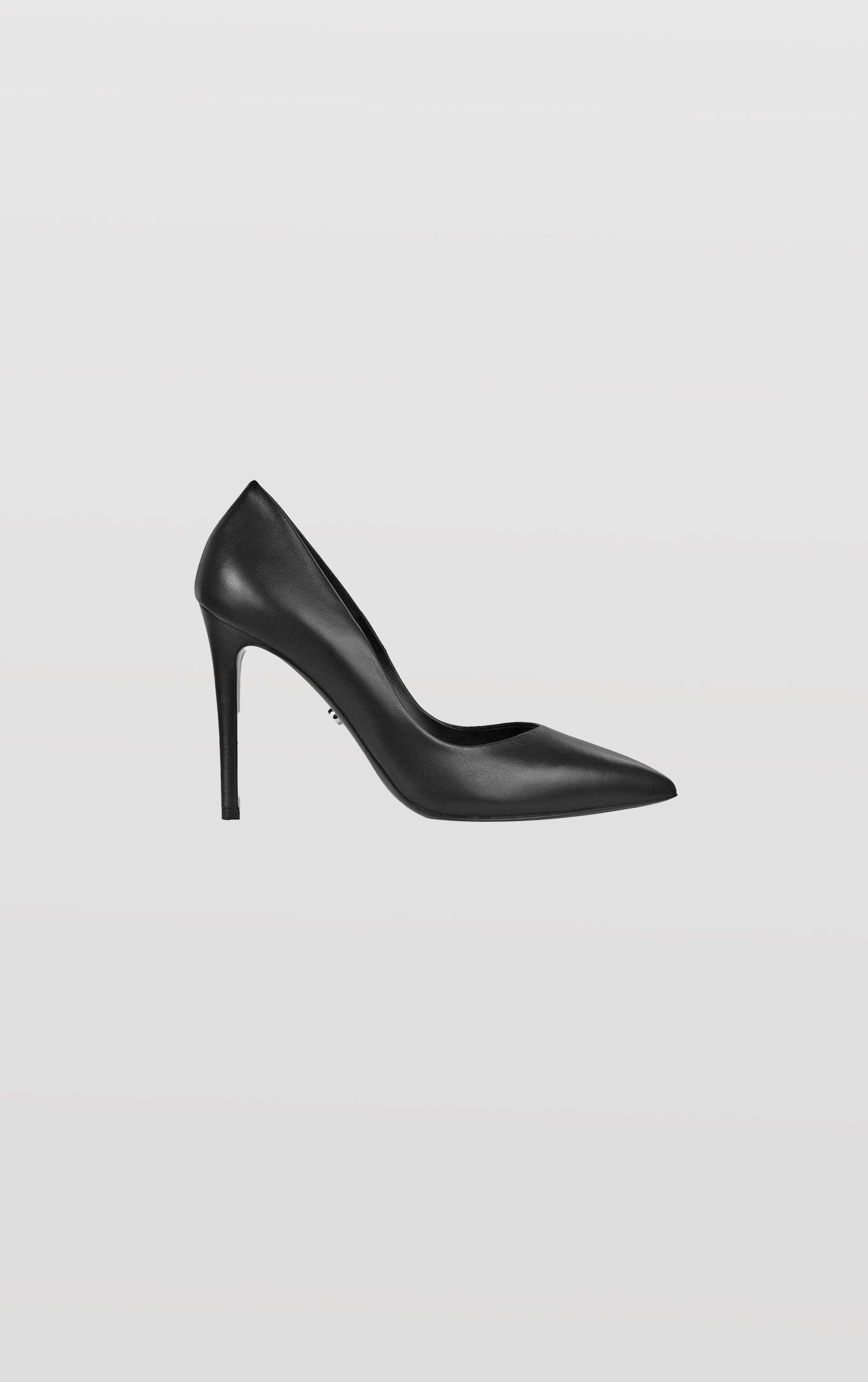 Karl • Black