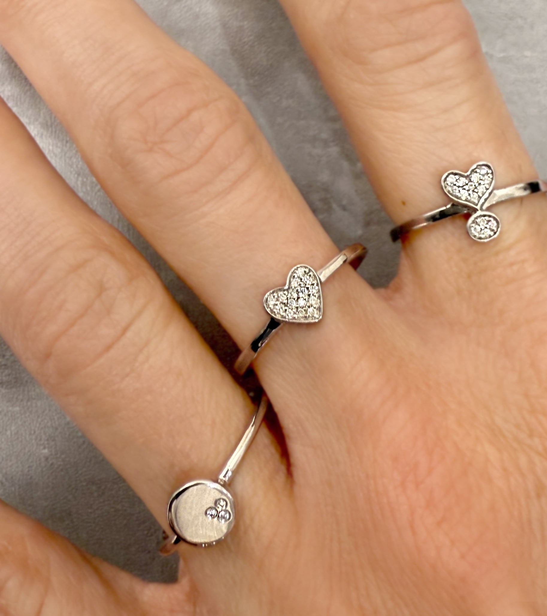 Elegant Silver Solitaire