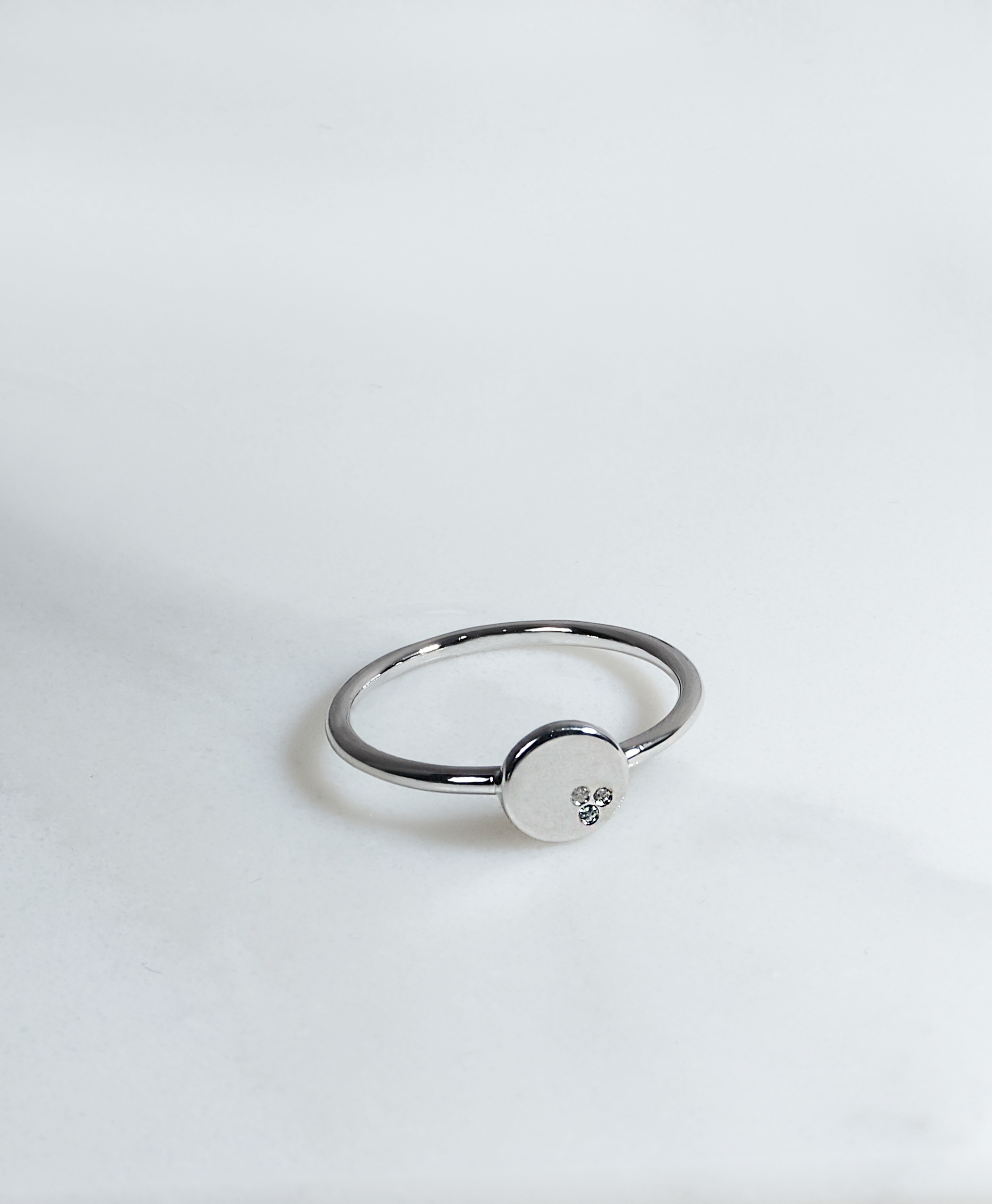 Elegant Silver Solitaire