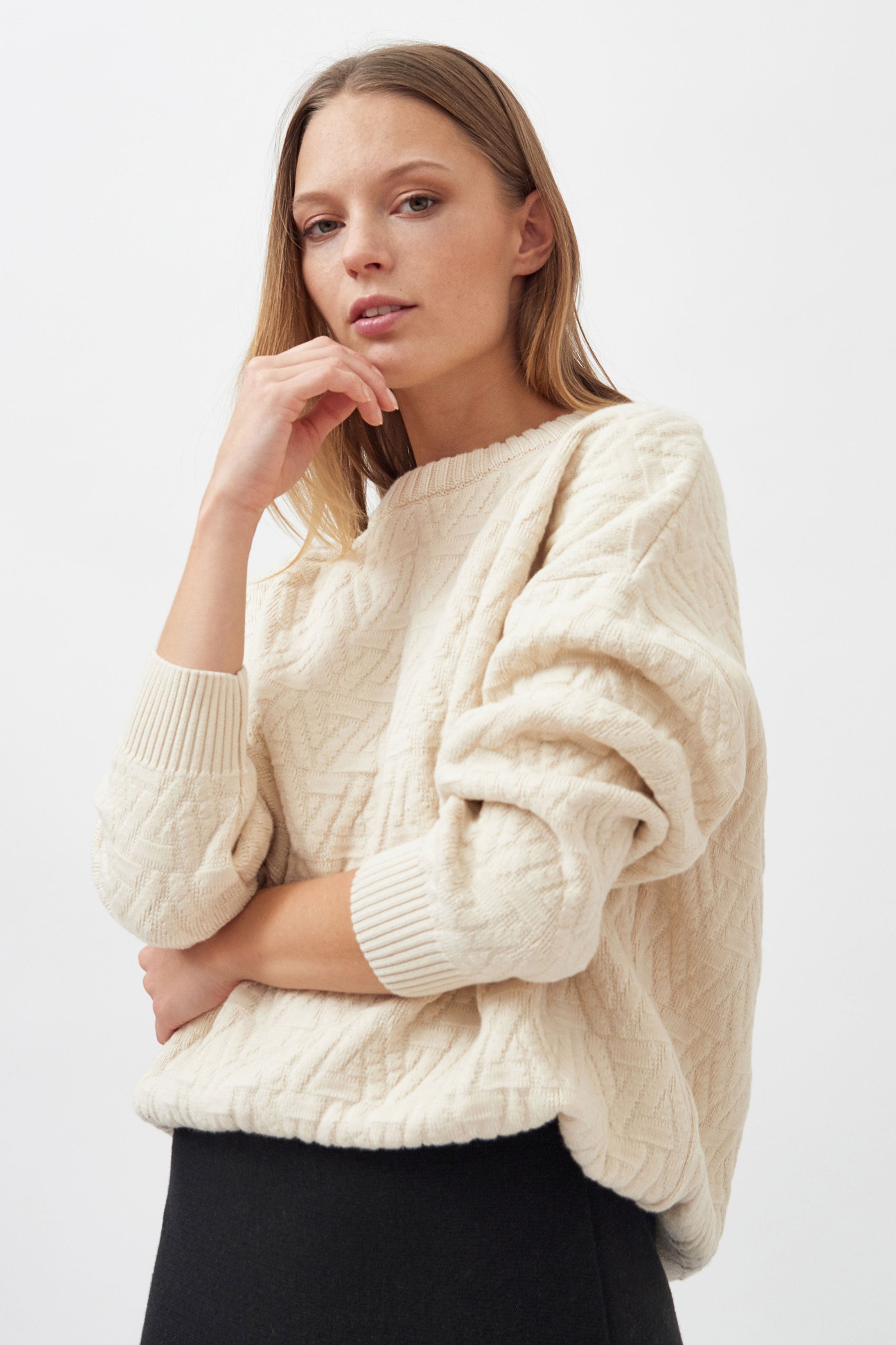 Knitted triangle pullover