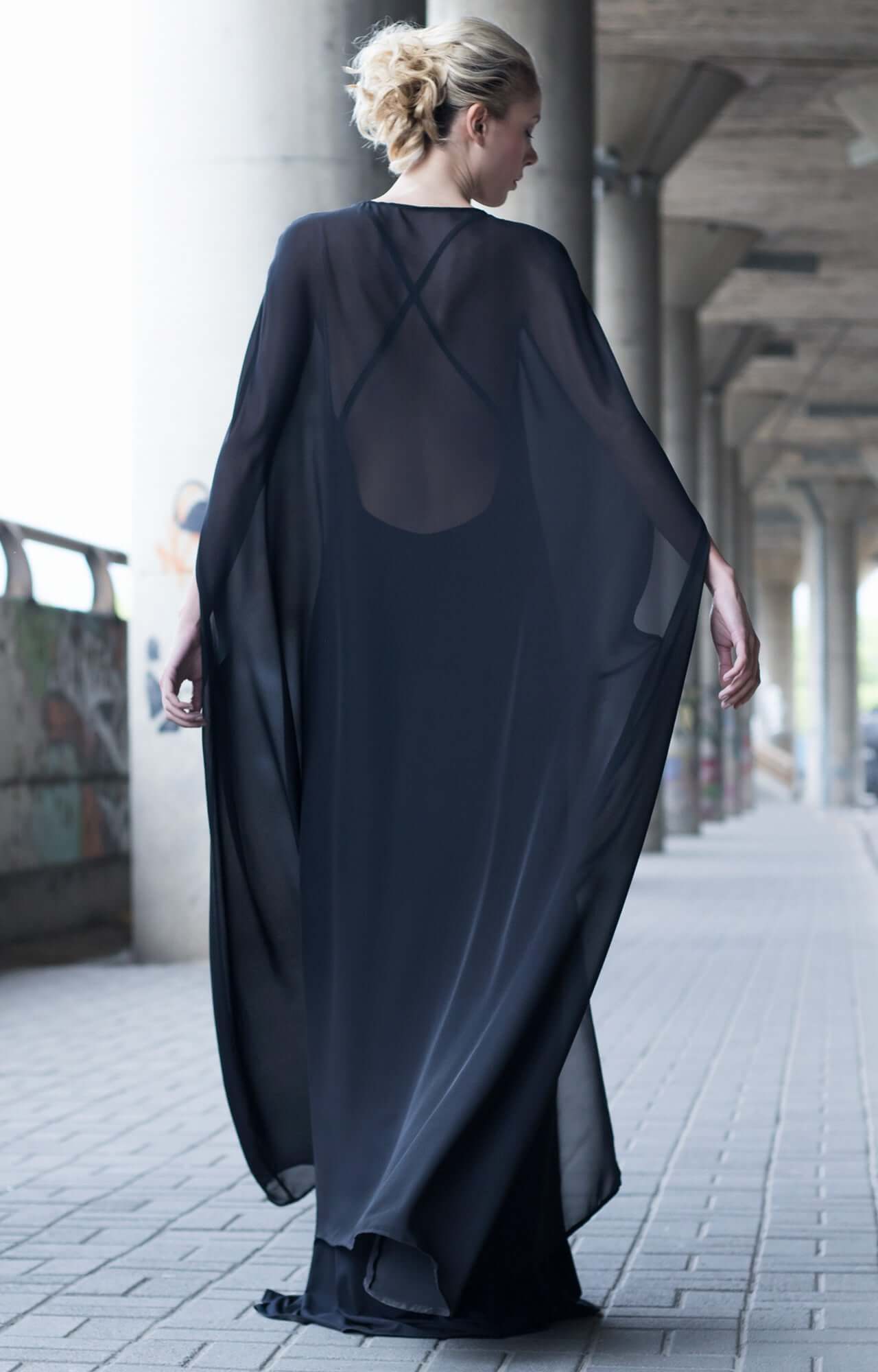 Plunging neckline and front slit dress with detachable cape BastetNoir