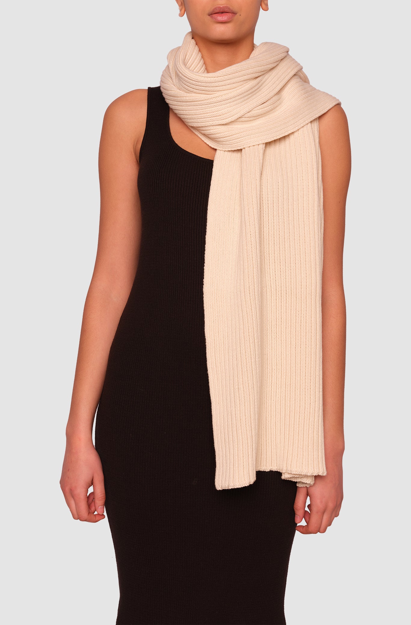 Knitted ribbed scarf